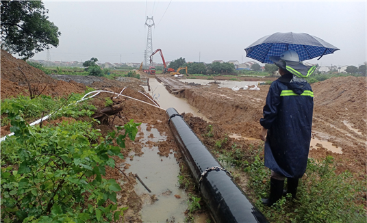 全力以赴迎戰(zhàn)洪峰  護航湖南“能源大動脈”運行——公司岳陽長郴管道汨羅段改線工程項目部防汛側(cè)記